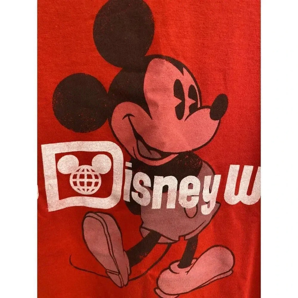 WALT DISNEY WORLD -DISNEY PARKS - MICKEY MOUSE T SHIRT - SMALL - NWT - MSRP $ 22 - Picture 8 of 14